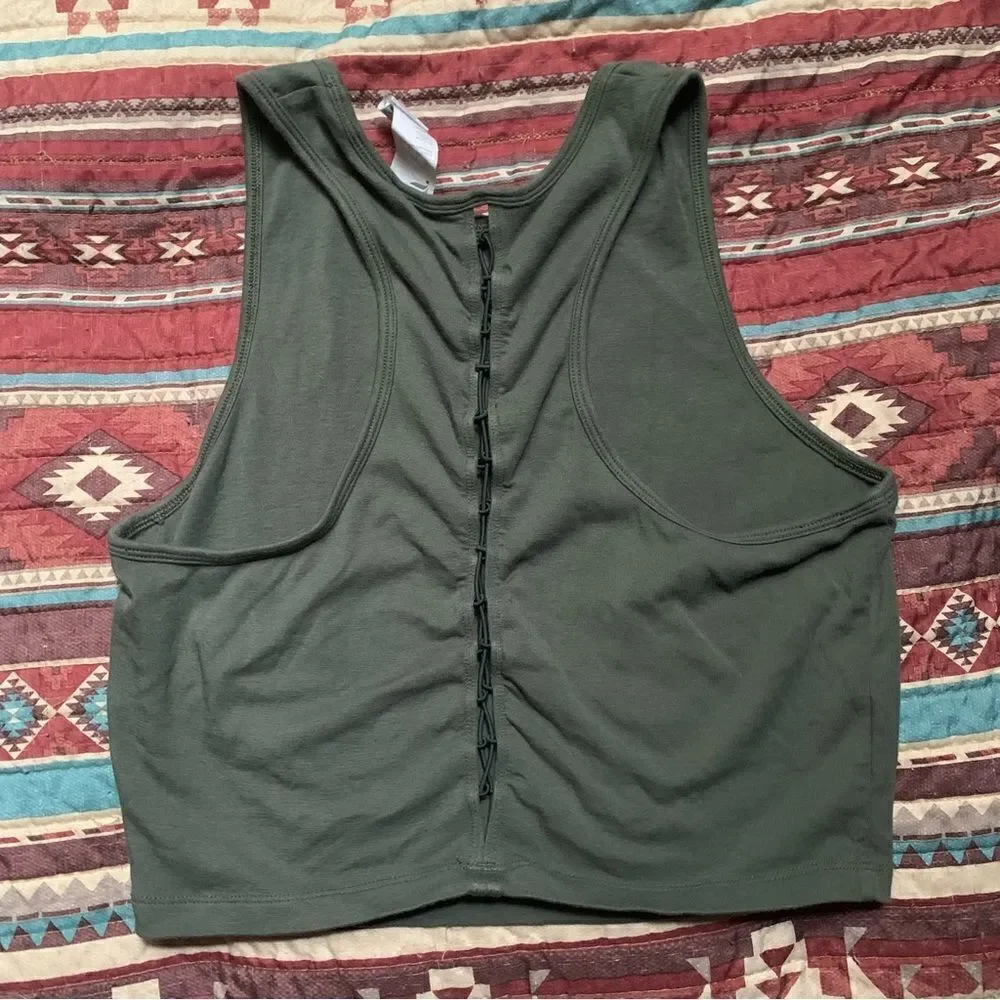 Fabletics Green Crop Tank Top Medium - Picture 4 of 4